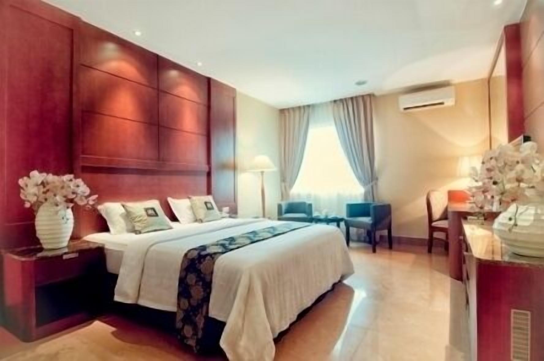 Grand Sakura Hotel Medan Exterior foto
