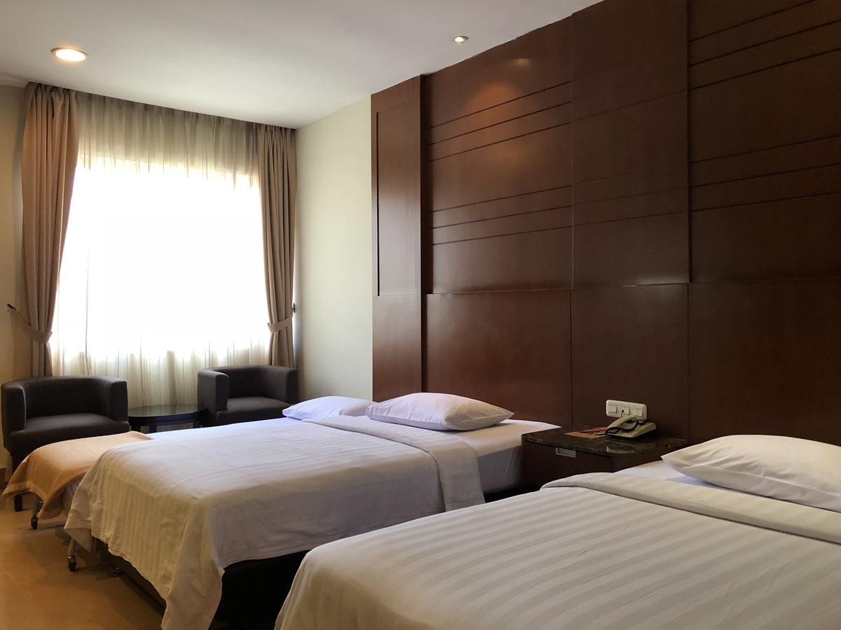 Grand Sakura Hotel Medan Exterior foto